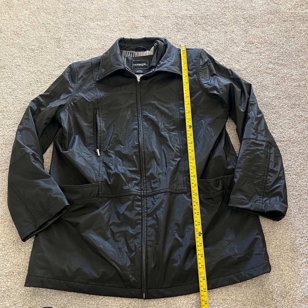 Outbrook Minimalist Black Zip Up Jacket with Glossy Finish and Outer Pockets M - Picture 9 of 11